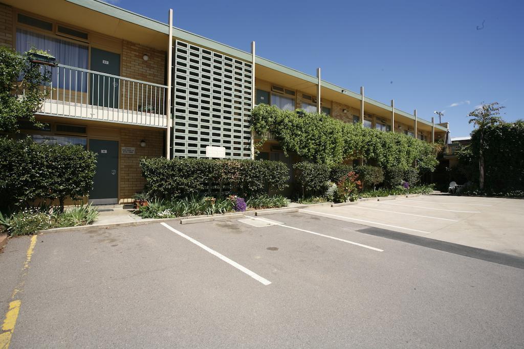 Mid City Motor Inn Queanbeyan Exterior foto